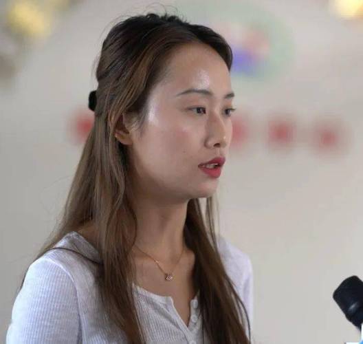 快手直播带岗就业机会_短视频平台催生新职业_快手业务24小时